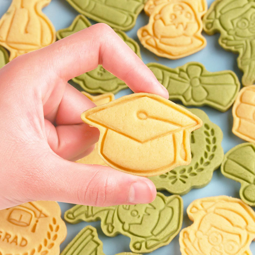 8Pcs Graduation Cookie Cutter  - огляд і ціна Cookie Cutter Set